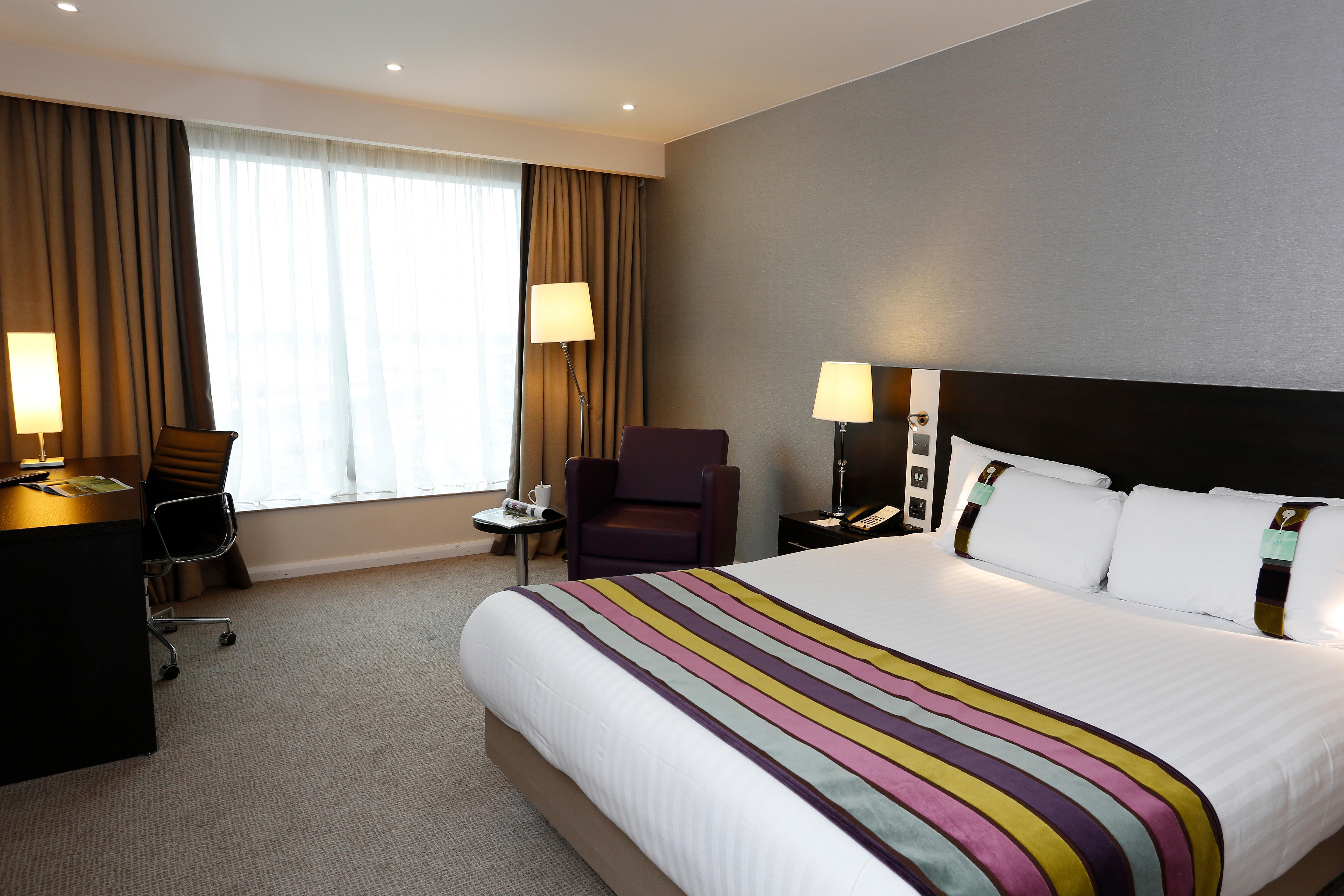 Holiday Inn Southend By Ihg Exterior foto