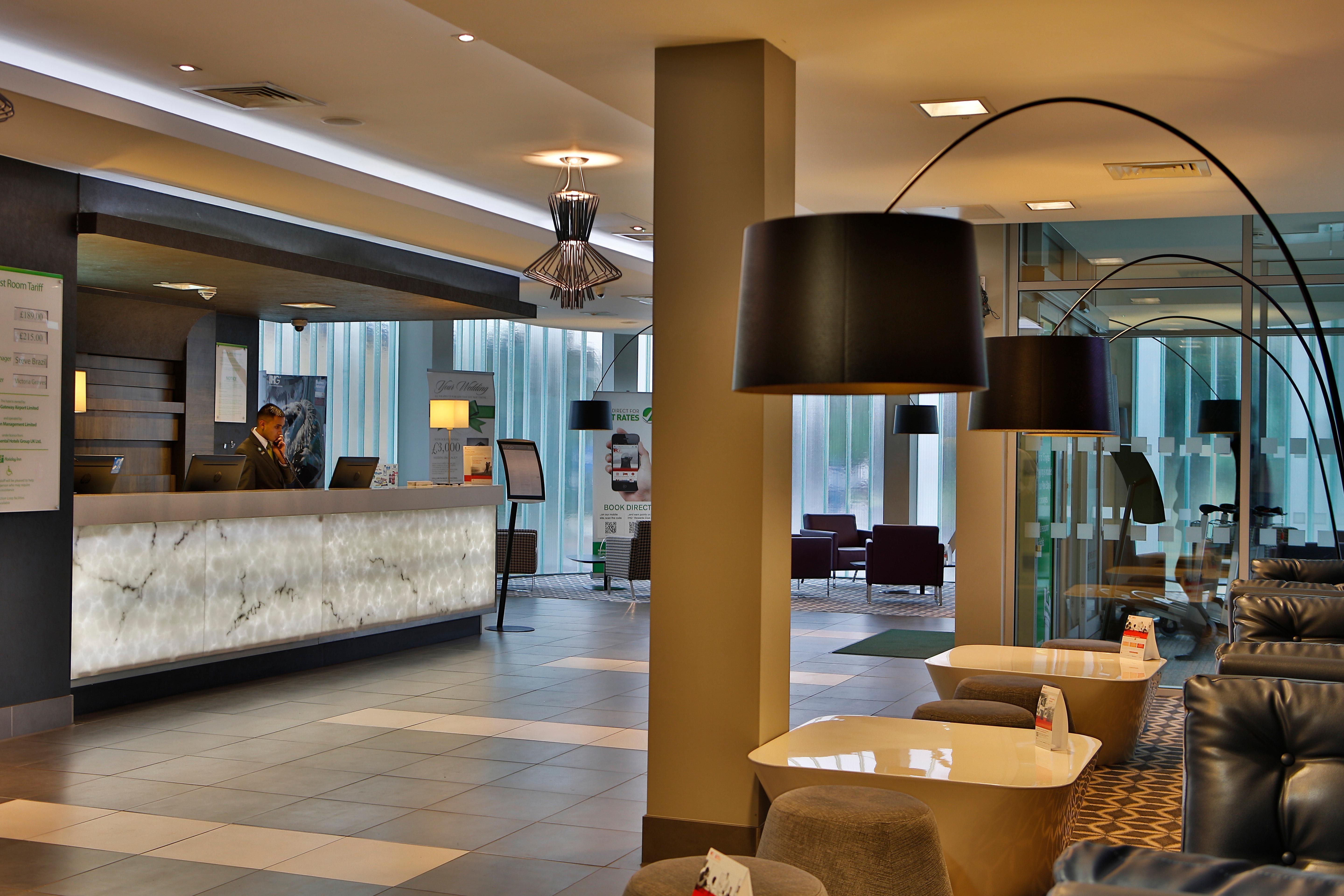Holiday Inn Southend By Ihg Exterior foto
