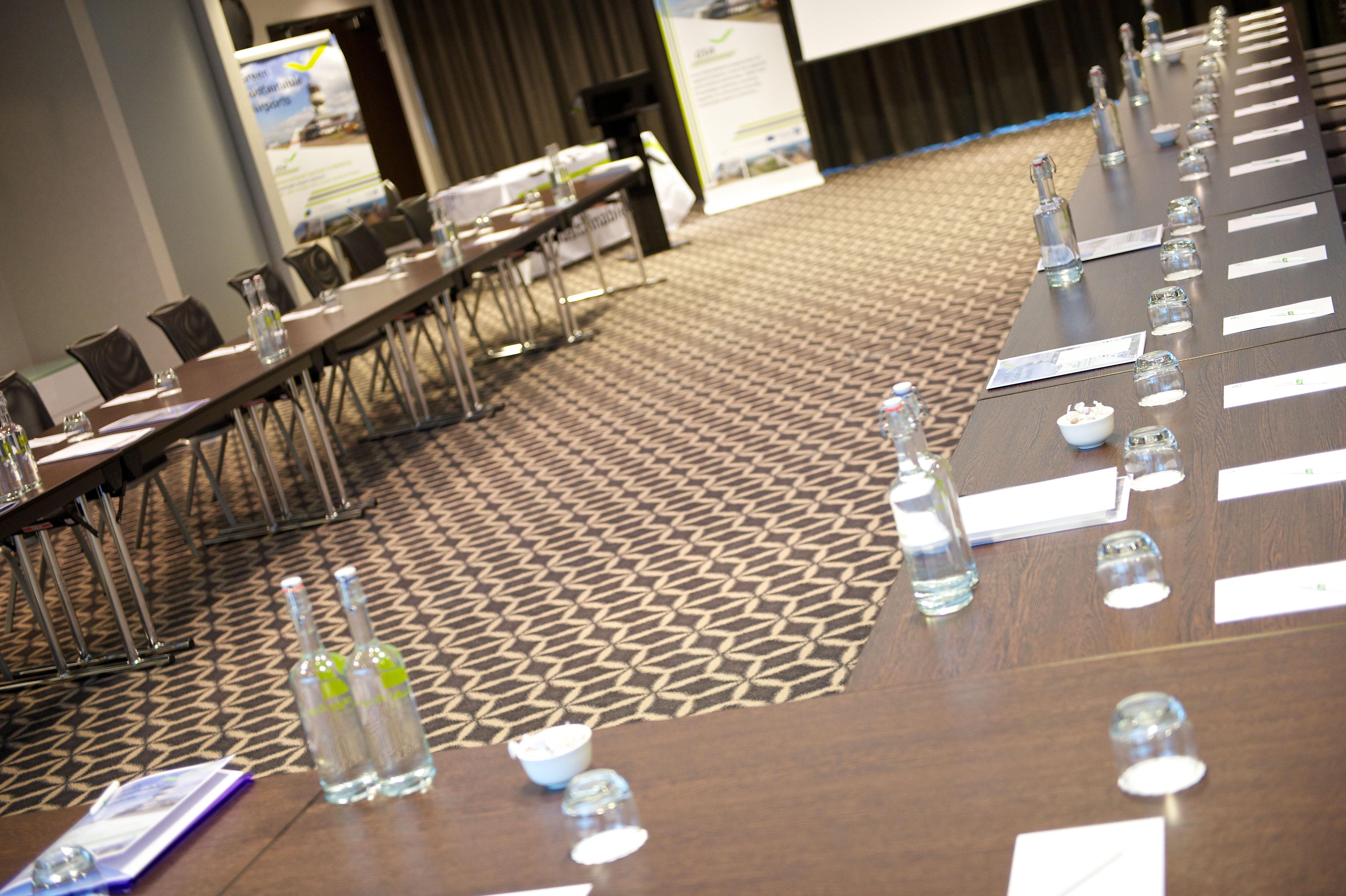 Holiday Inn Southend By Ihg Exterior foto