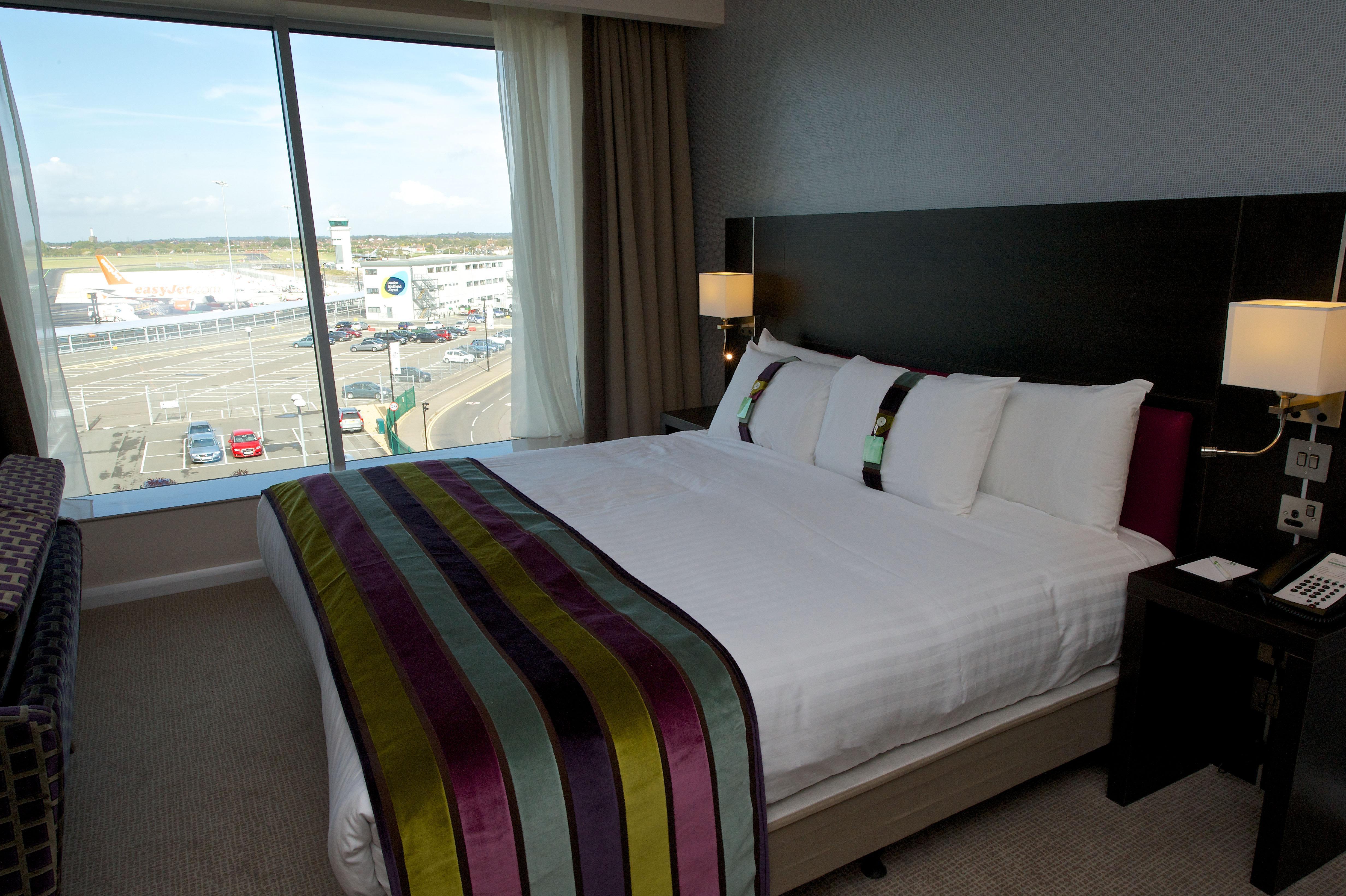Holiday Inn Southend By Ihg Exterior foto