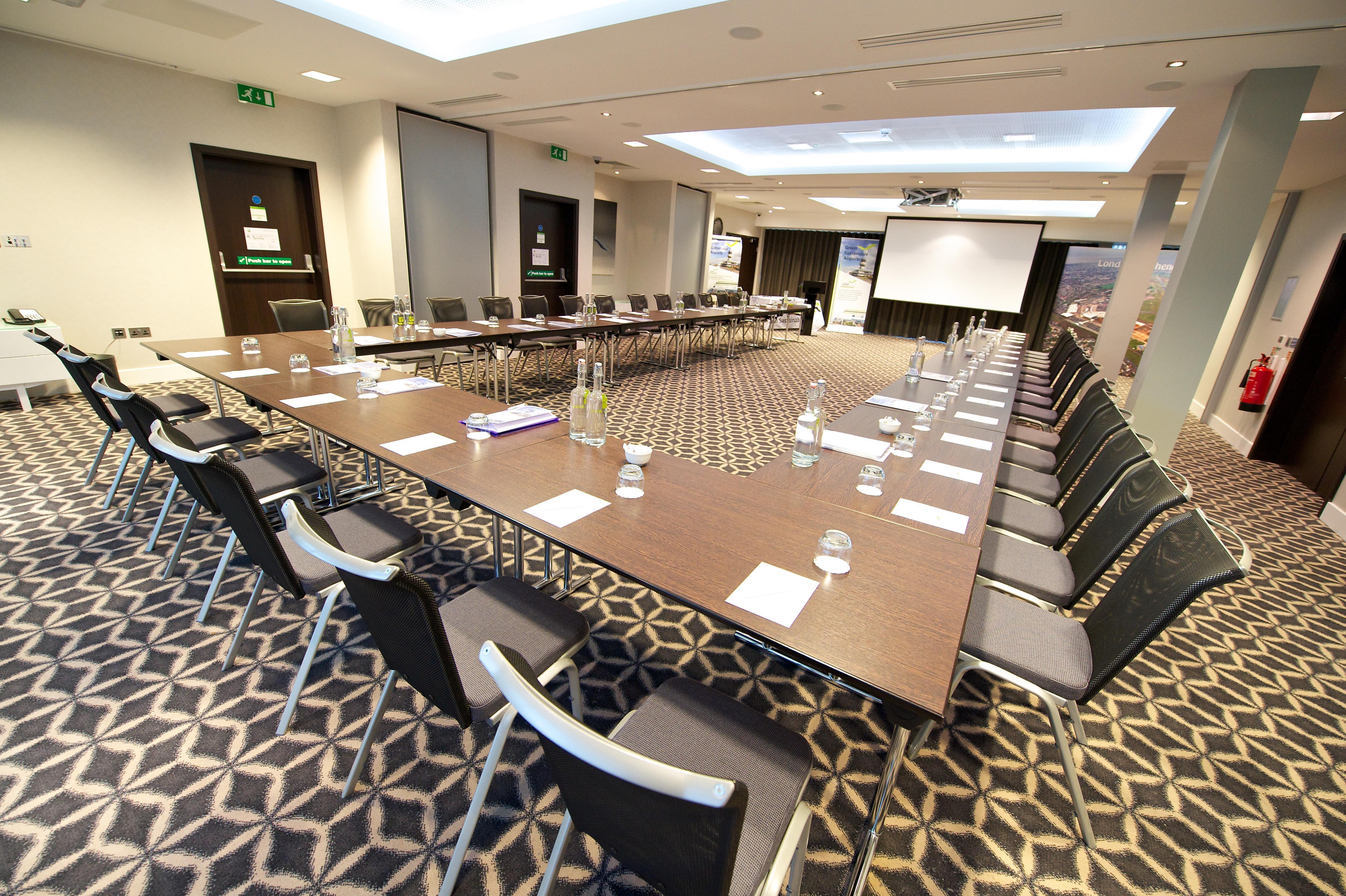 Holiday Inn Southend By Ihg Exterior foto