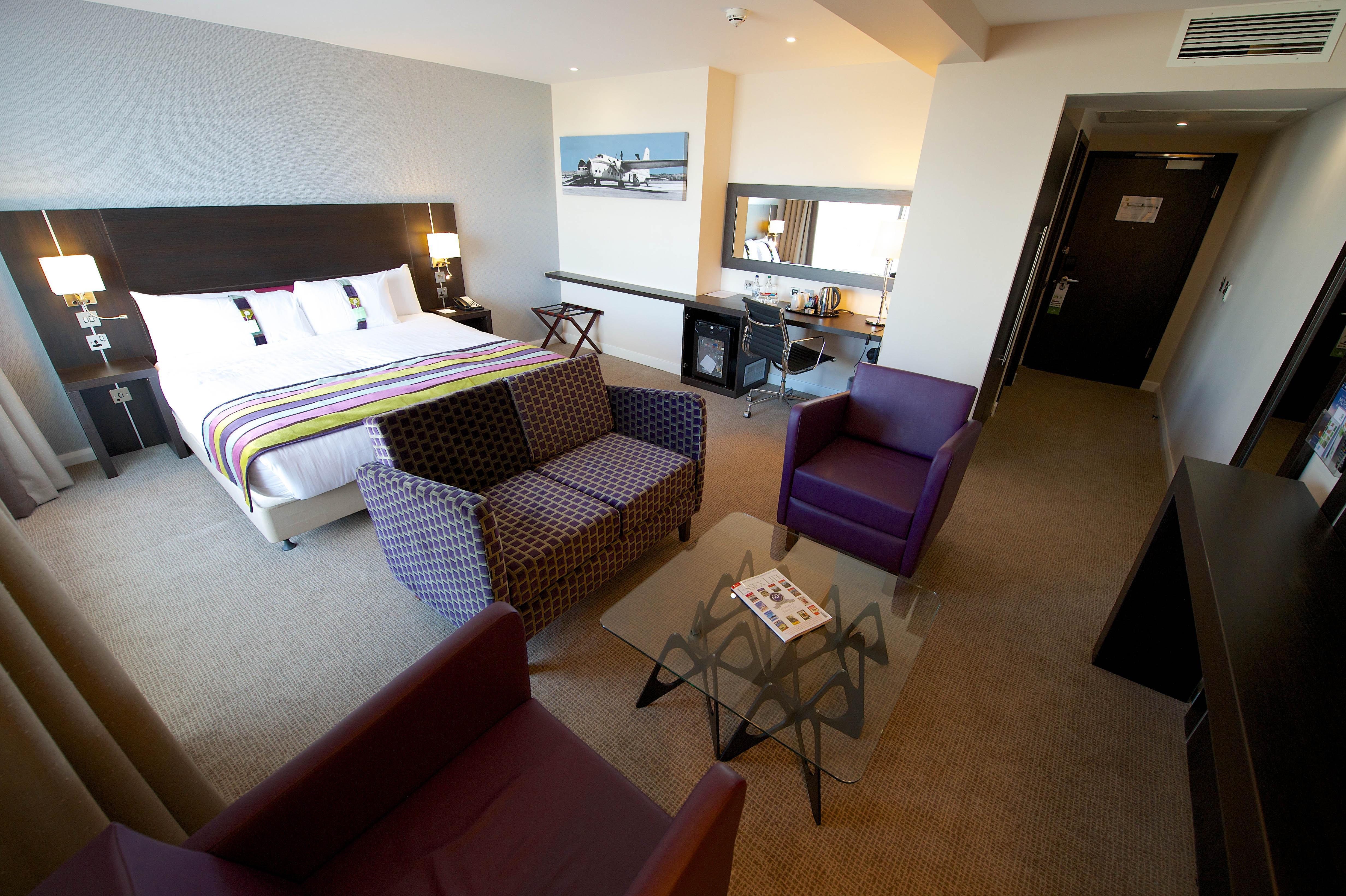 Holiday Inn Southend By Ihg Exterior foto