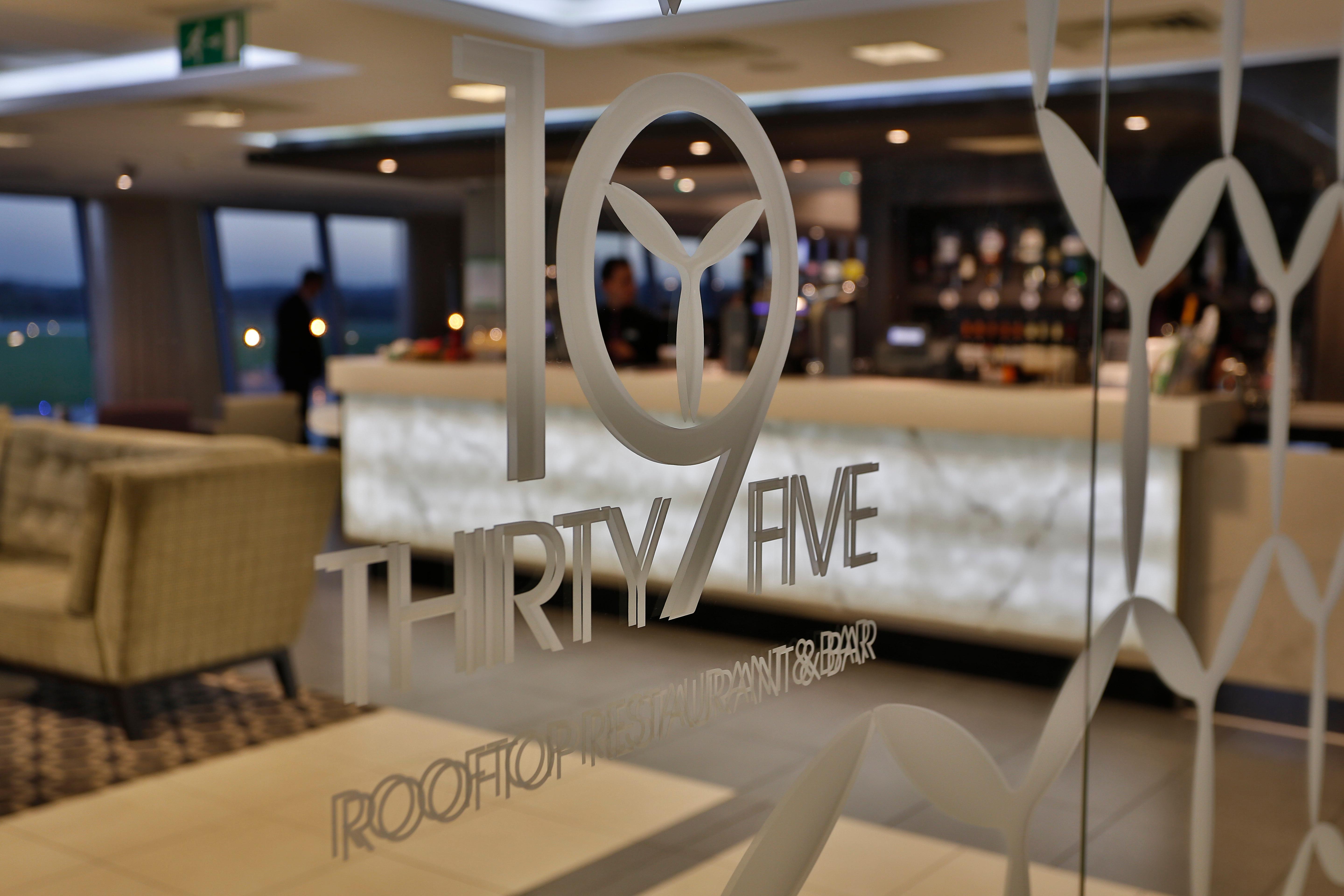 Holiday Inn Southend By Ihg Exterior foto