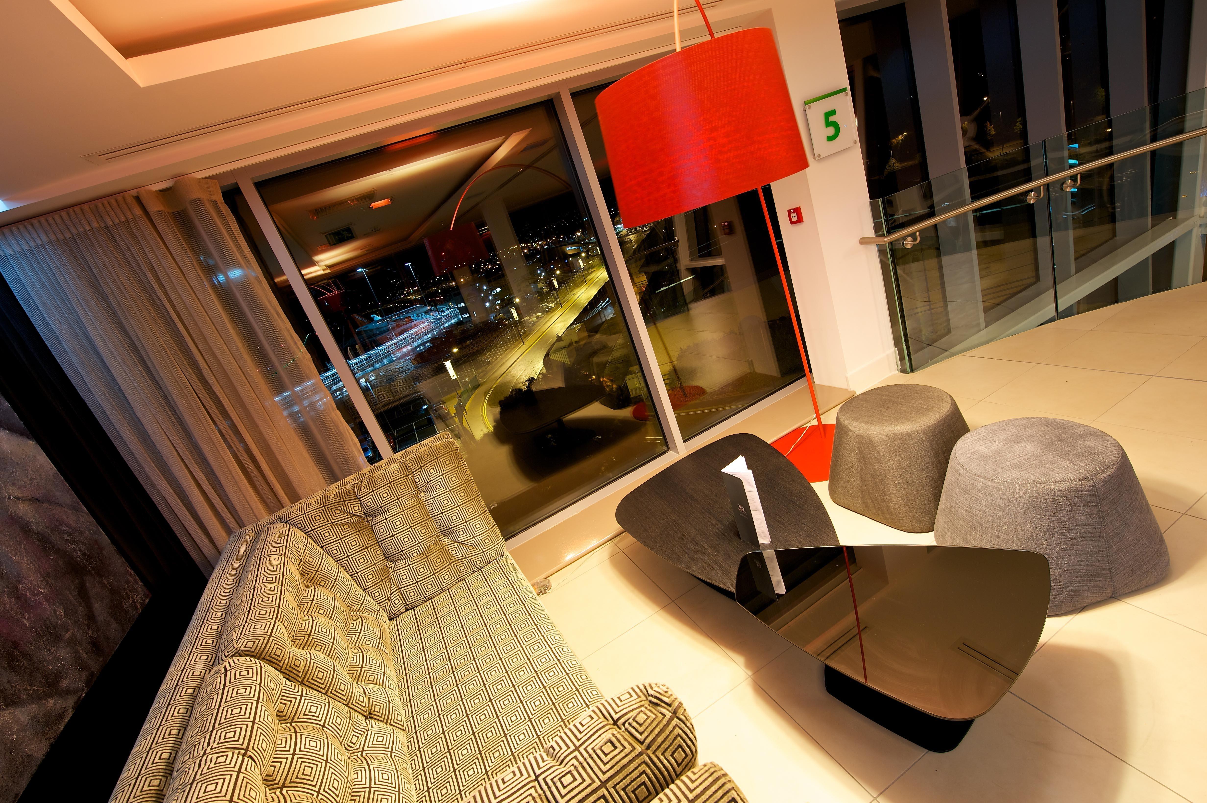 Holiday Inn Southend By Ihg Exterior foto